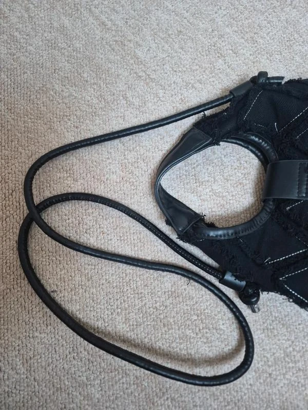 Bolso de mano vintage Y2K negro estilo grunge con detalles de flecos – photo 13